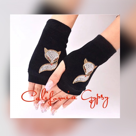 Foxes Rhinestone Knit Gloves - Picture 6 of 6
